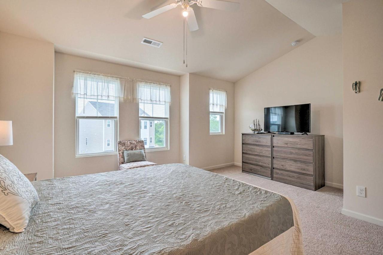 Modern Coastal Condo With Patio 1 Mi To Beaches! Carolina Beach Exterior foto
