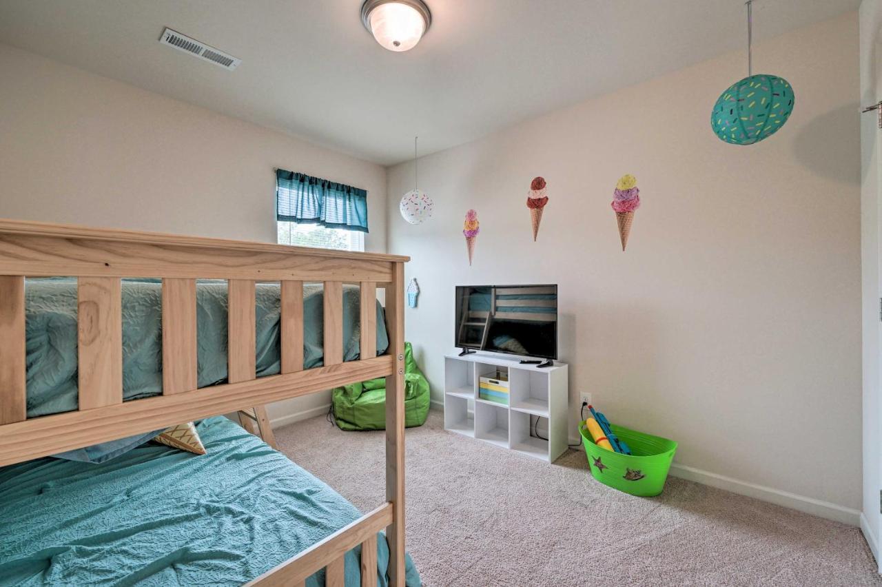 Modern Coastal Condo With Patio 1 Mi To Beaches! Carolina Beach Exterior foto